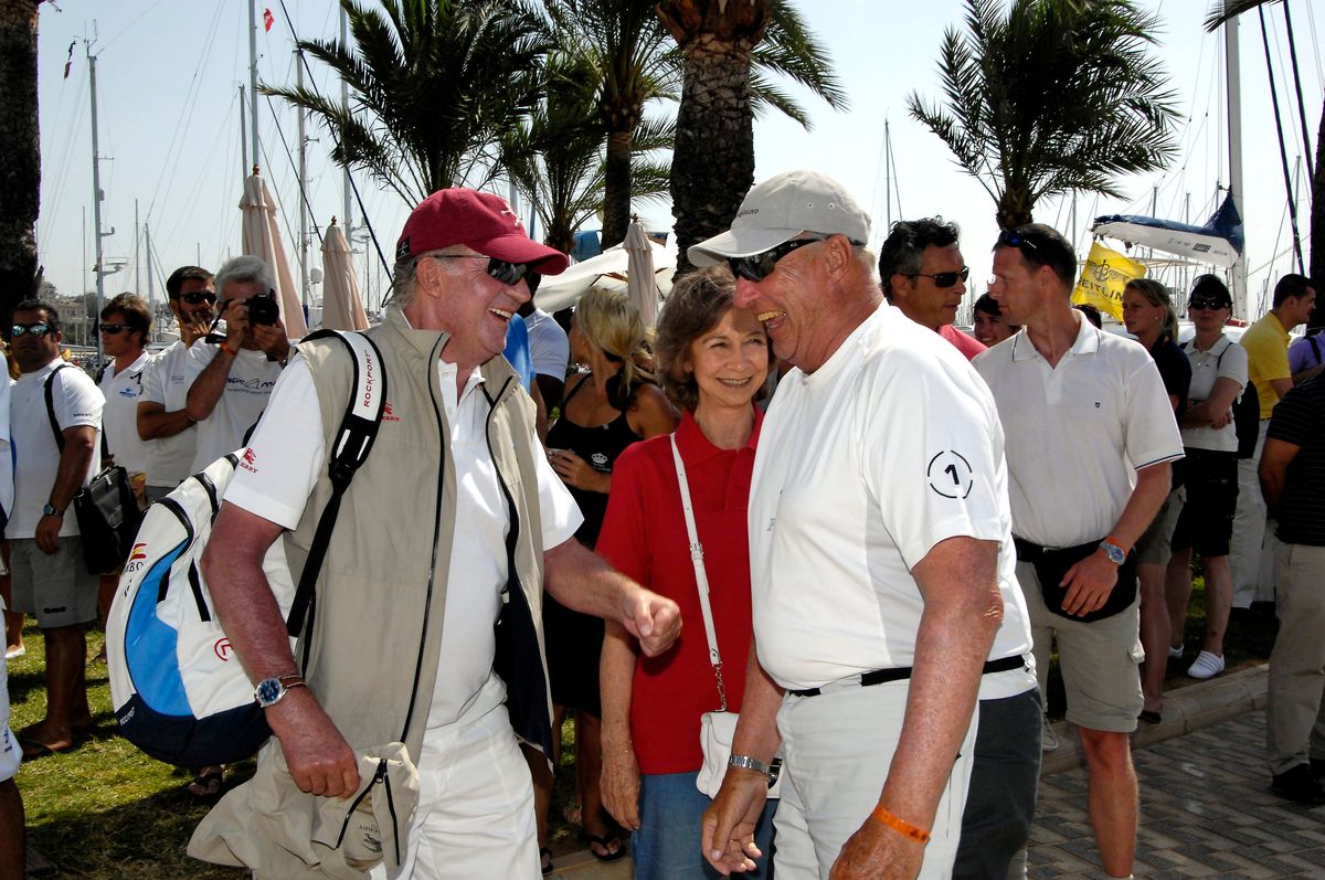 King Juan Carlos, Queen Sofía and Infanta Elena joined King Harald of Norway during the Copa del Rey regatta in Palma de Mallorca, a reflection of the longstanding friendship between the two royal families.