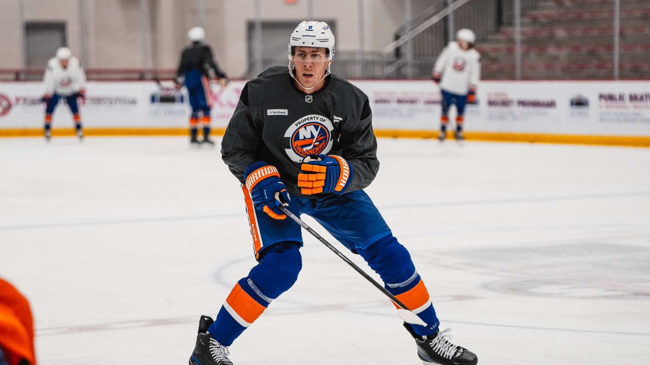 7 Facts: Logan Stanley | New York Islanders