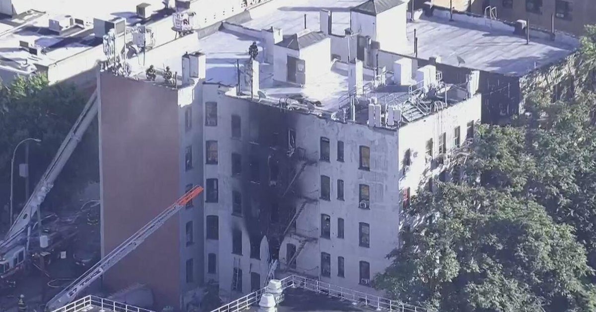 FDNY says at least 6, including 2 firefighters, injured in fire at Bronx apartment building