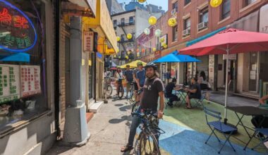 A former bike messenger spreads the message of quirky NYC history