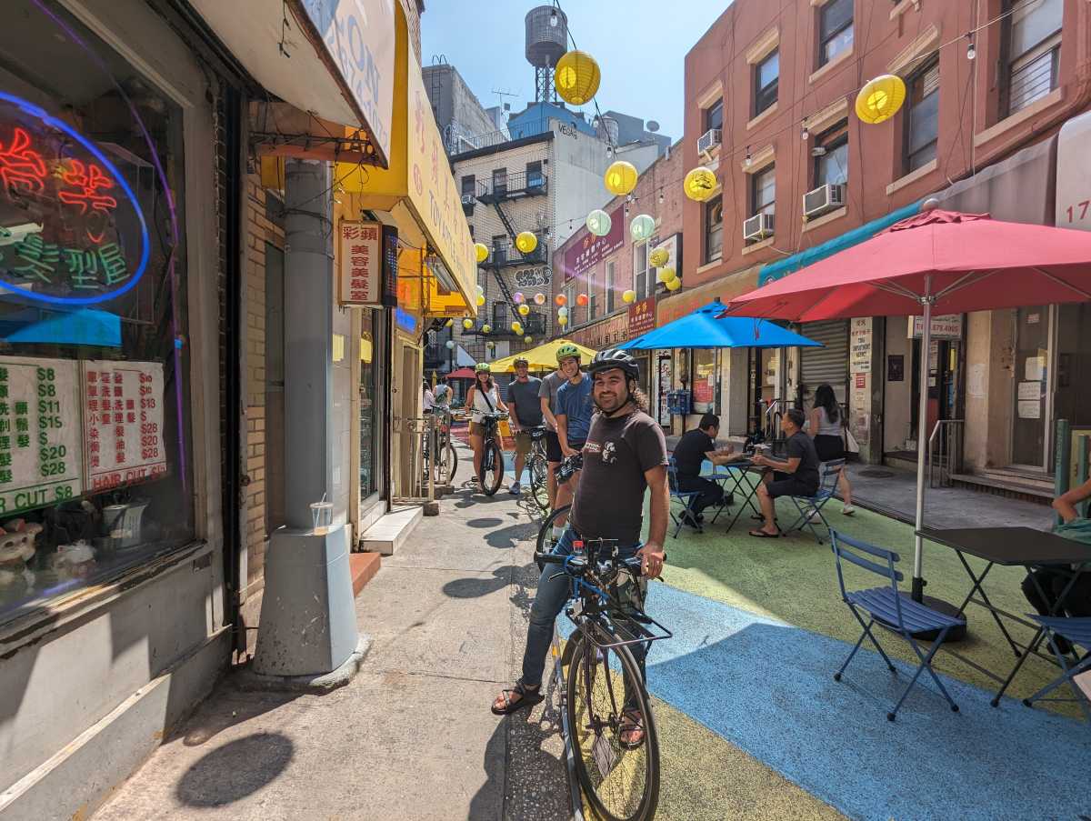 A former bike messenger spreads the message of quirky NYC history