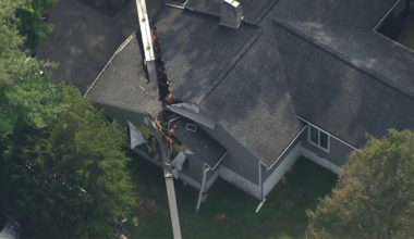 NJ crane collapses onto house in Bergen County – NBC New York