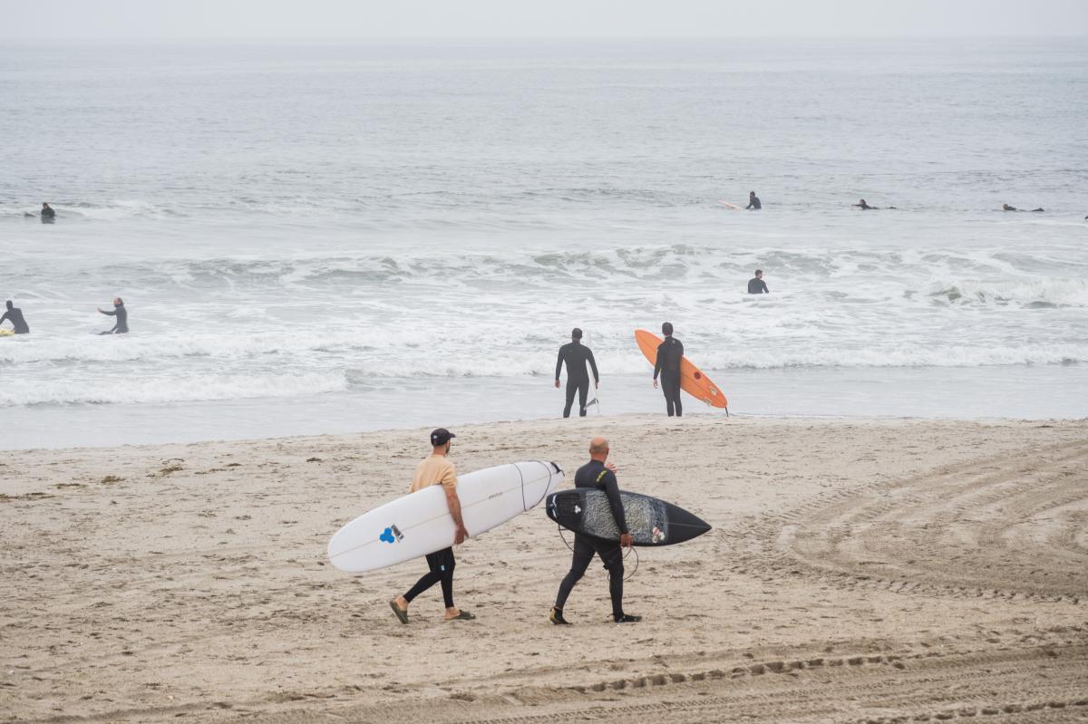 NYC beaches, pools close for year -- but new bill could extend season by a month