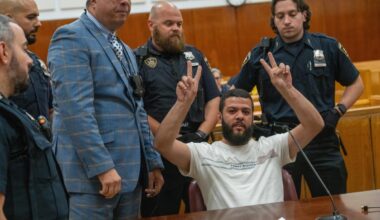 Jew-hating attacker flashes wild 'victory sign' after NYC judge hands him light sentence for antisemitic assault