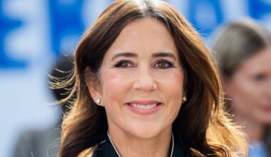 Queen Mary means business in striking power suit for latest royal outing