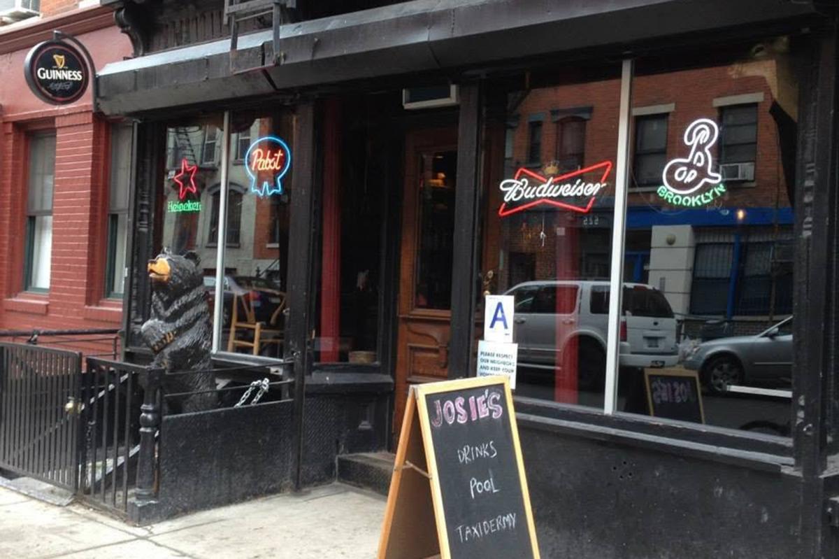 Violent pair pistol-whips man, steals luxury watch, cash outside NYC bar: cops