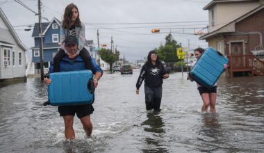 At least 1 dead as powerful, slow-moving nor'easter causes flooding, power outages to NYC, Long Island, New Jersey