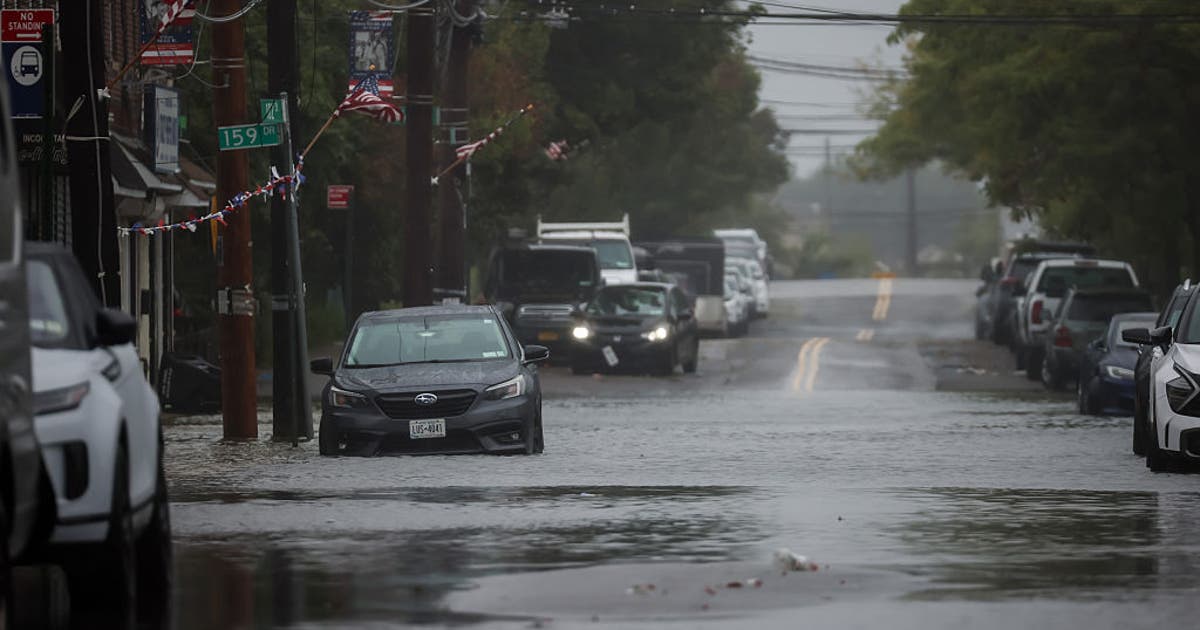 Nor'easter weakens over NYC, but flooding risks remain into Monday