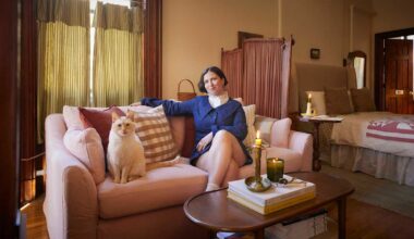 She Filled This 400-Square-Foot Brooklyn Brownstone With Art, Heirlooms, and Timeless Style
