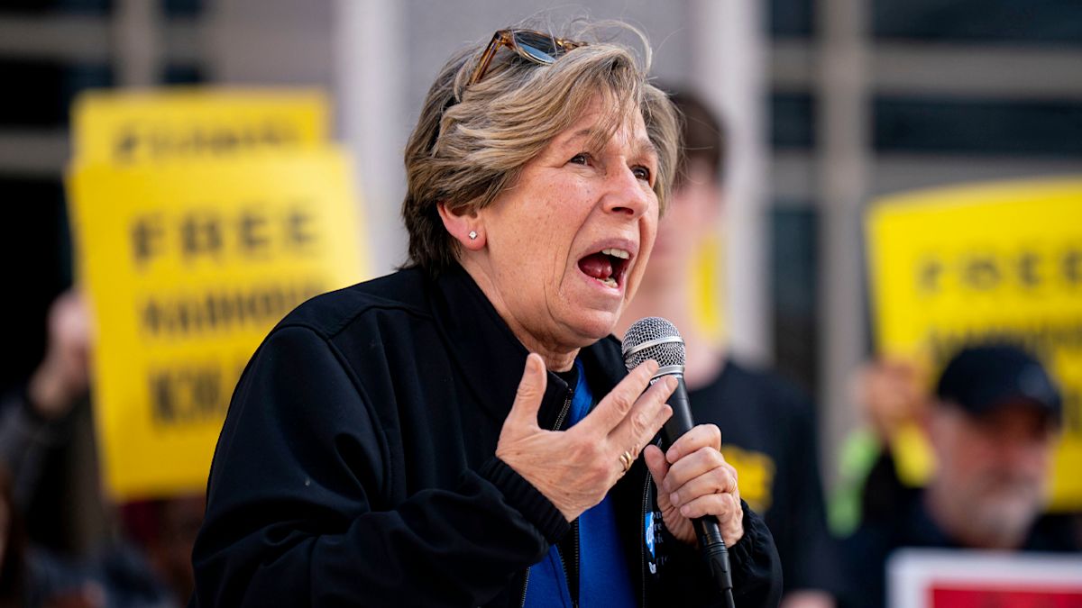 Gov Hochul's plan to opt New York into federal school choice program draws union opposition