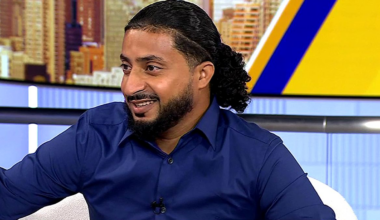 Staten Island deli owner goes viral for rewarding cash, snacks to kids with good grades