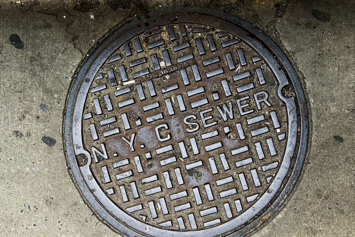 Mystery men emerge from New York City sewers near Benjamin Netanyahu’s hotel