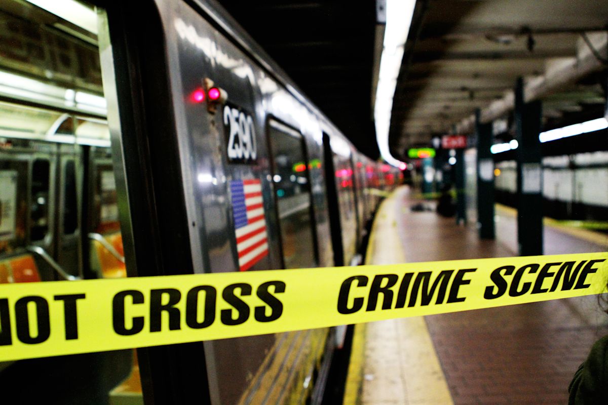 Men armed with spiked brass knuckles, box cutter duel inside NYC subway station