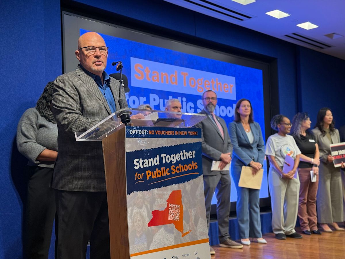 NYC teachers union flexes political muscle in bid to unwind Hochul support for Trump voucher plan
