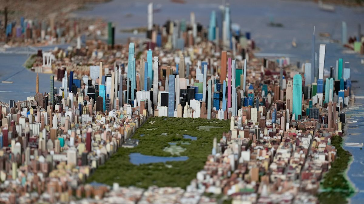 He built this city: Man spends decades on New York model with 800,000 structures