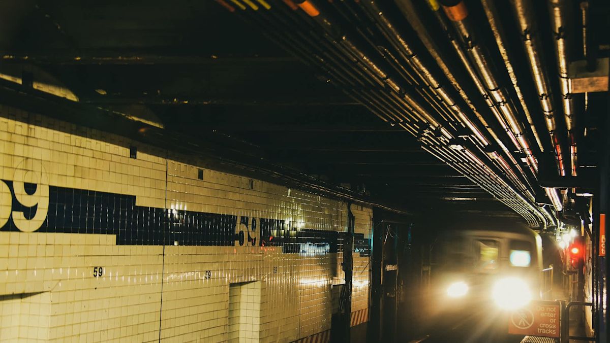 New York backs first US effort to pipe subway heat to nearby municipal buildings