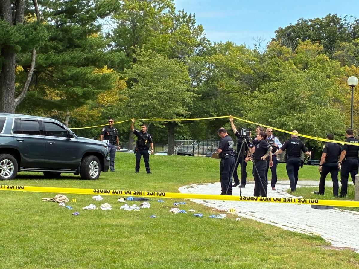 2 people stabbed, 2 suspects in custody at New York community college
