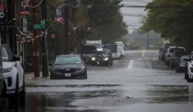 Nor'easter weakens over NYC, but flooding risks remain into Monday