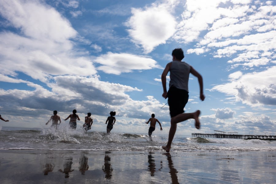 Final weekend for NYC beach season