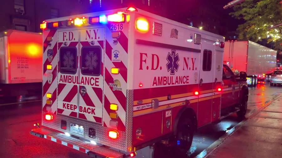Teens thrown from vehicle in Queens parkway crash; 1 in critical condition
