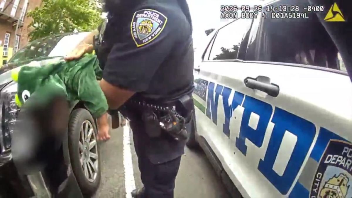 NYPD officer saves choking child in the Bronx: see it