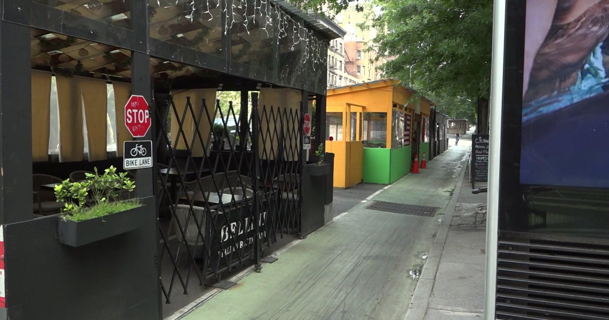 NYC Mayor Zohran Mamdani signs law making outdoor dining year round