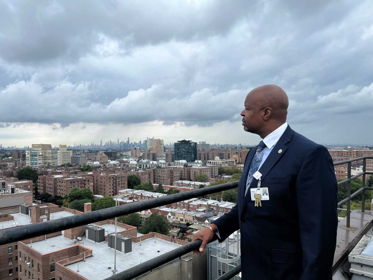 LIJ Forest Hills security director reflects on 25th anniversary of 9/11 terrorist attacks at World Trade Center when he was an NYPD detective – QNS