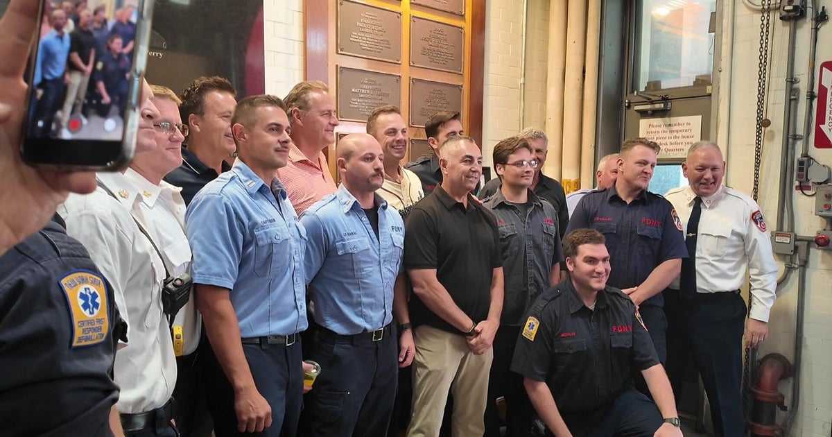 Former New York Mets players visit FDNY to commemorate 9/11, promote healing