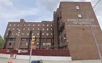 Brooklyn man who chased woman while swinging hammer in Elmhurst indicted for assault: DA – QNS
