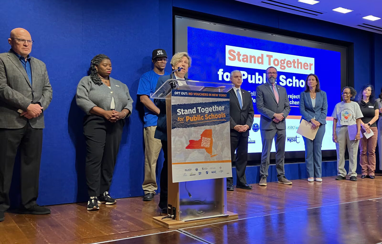 Teachers' unions press Hochul on school choice
