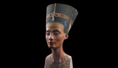 Could King Tut’s Tomb Be Hiding an Ancient Queen?