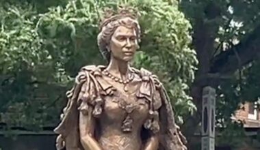 Watch: Queen Elizabeth II sculpture unveiled in Romsey