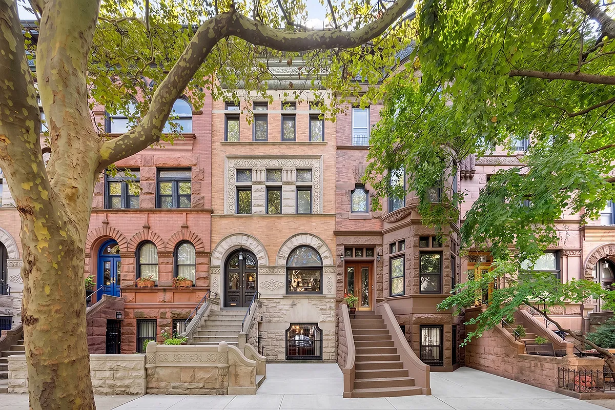 brick row house exterior