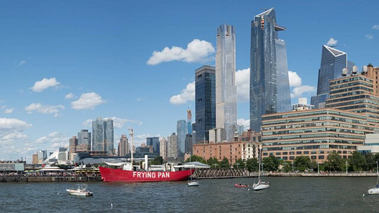 For most commuters, crossing the Hudson River means taking a train, waiting for a bus or paying for a ferry. For Zach Schwitzky, the journey from Hoboken, New Jersey, to Manhattan became a daily paddle. Image Credits: Wikimedia Commons. Pier_66_and_Hudson_Yards_(01473)p