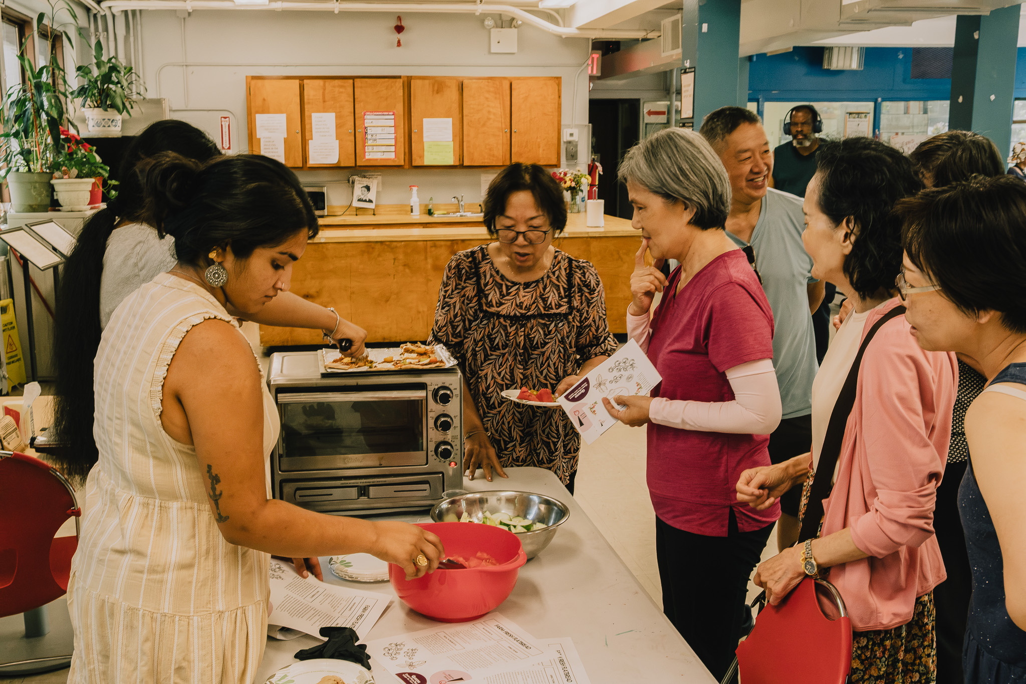 Queens County Farm Museum and Queens Community House (QCH) have partnered to bring locally grown produce directly to Pomonok residents through a weekly community food access market at QCH’s Pomonok Community Center. 