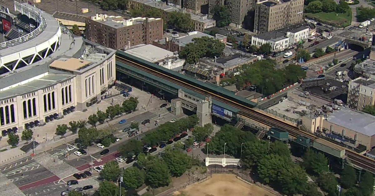 MTA construction flagger struck by train, killed in the Bronx while working on subway tracks