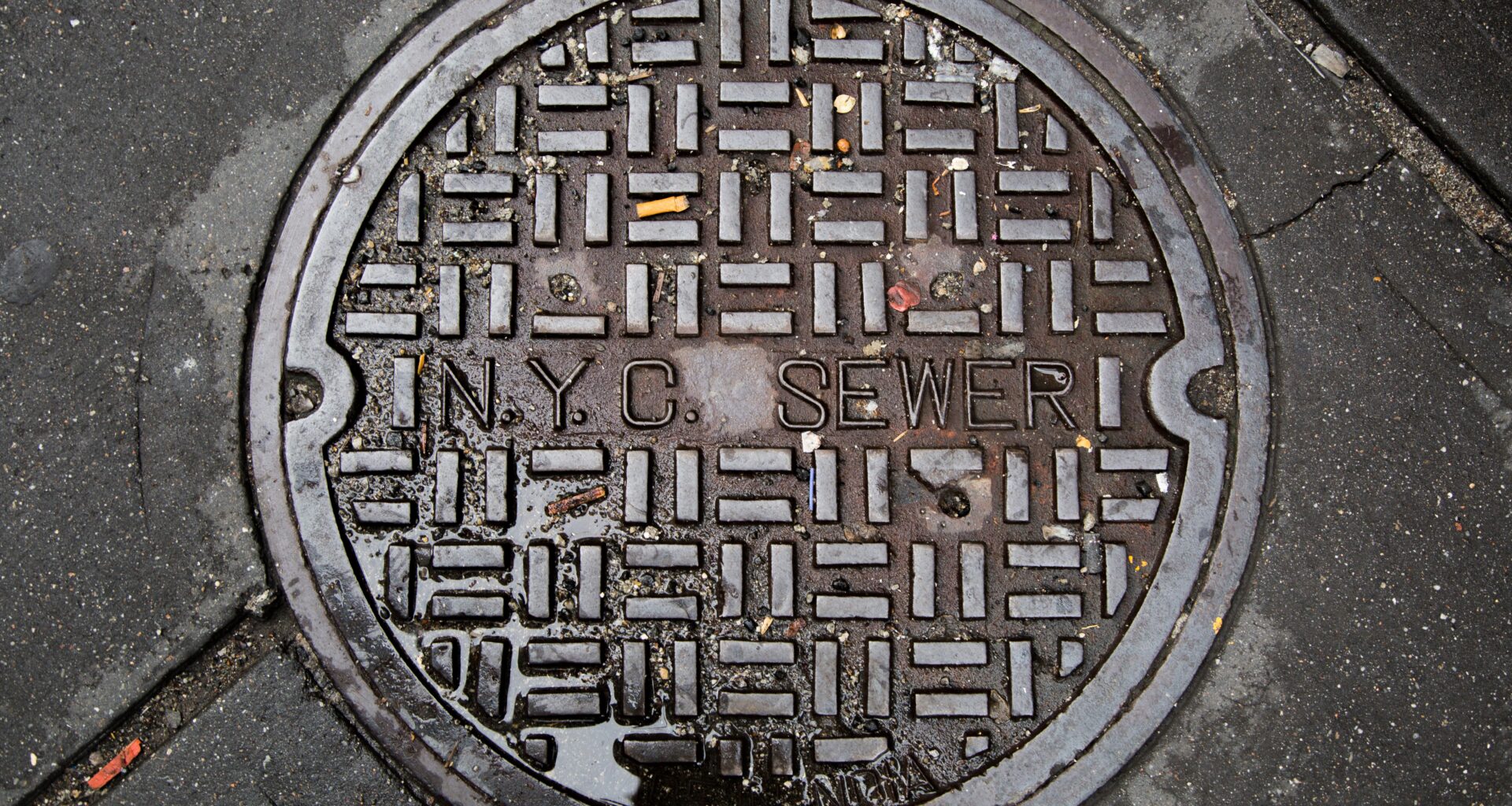 Man seeing emerging from manhole in Queens and running off with four others