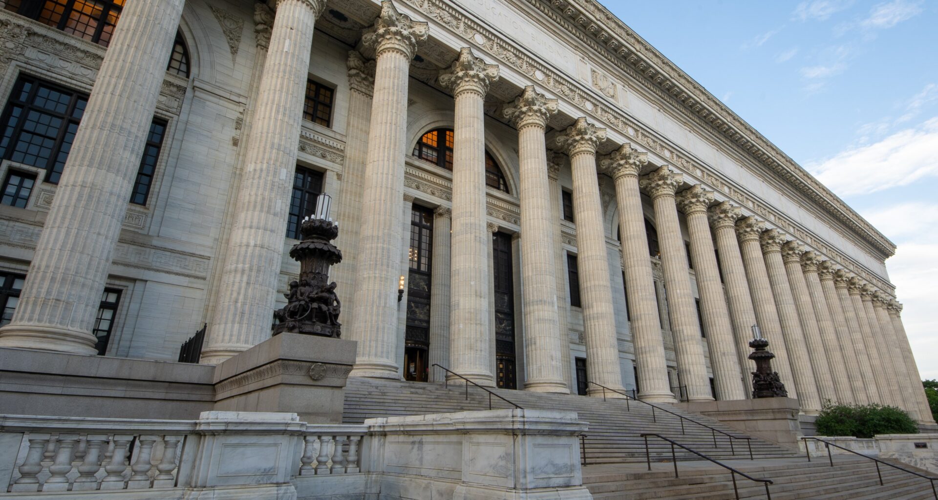 N.Y. fails education despite spending big