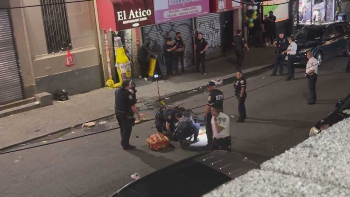 Police from the 115th Precinct in Jackson Heights collected evidence after two teenagers were shot in Corona on the night of Friday, Aug. 28.