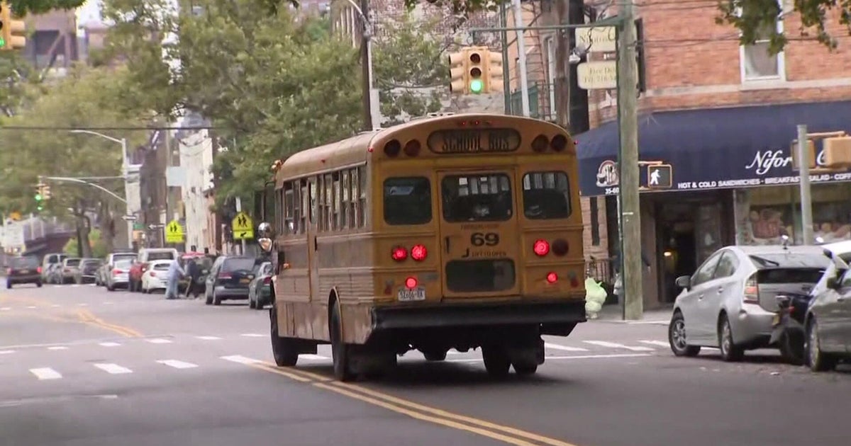 NYC parents, lawmakers push for better school bus service for students with disabilities