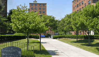 Boy, 14, shot and killed during attempted scooter robbery in Queens: sources