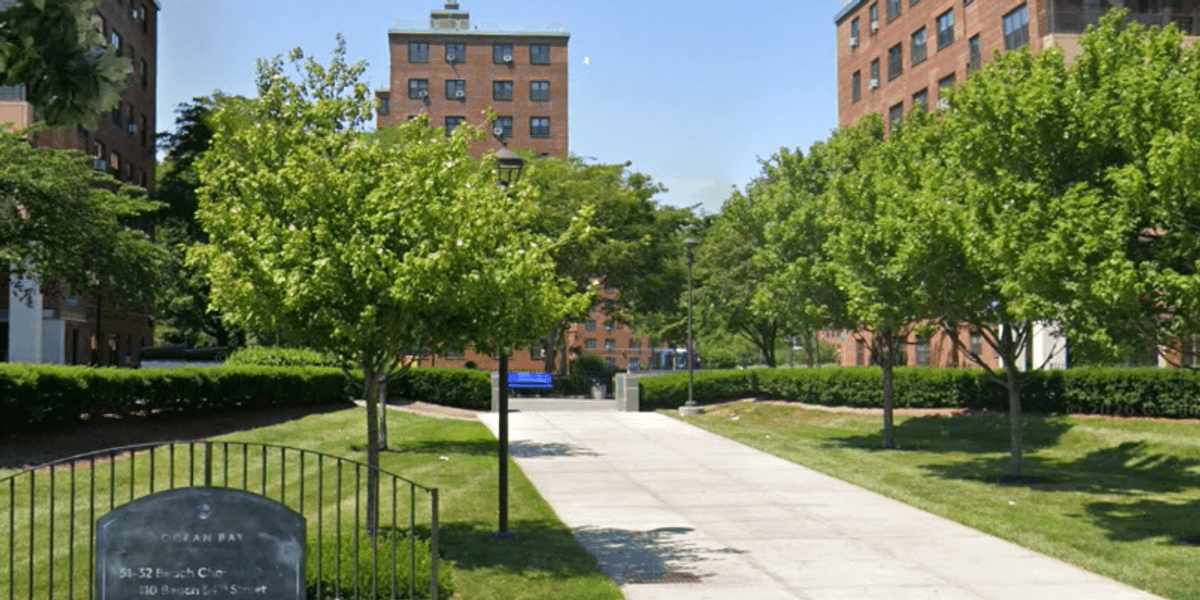 Boy, 14, shot and killed during attempted scooter robbery in Queens: sources