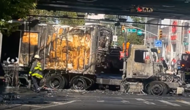 News 12 | Brooklyn | Semi Truck Erupts In Flames Beneath Gowanus Expressway