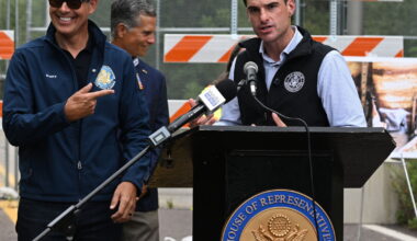 In local visit, U.S. transportation secretary deflects question on Scranton to NYC passenger train