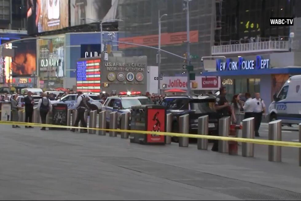 Woman randomly stabs 2 people in New York City's Times Square, killing 1, then is killed by police
