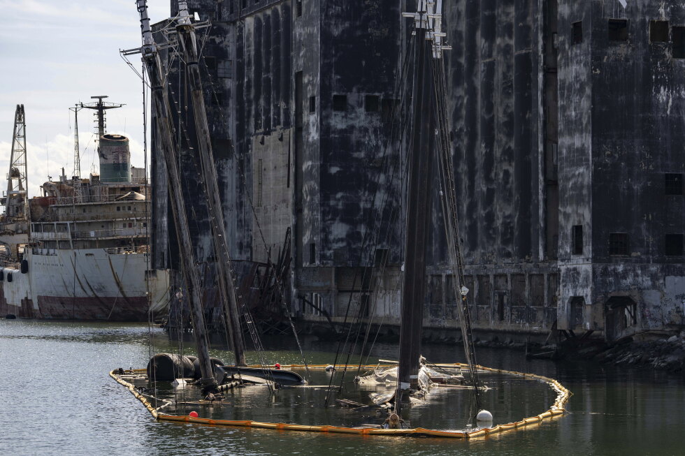 Schooners with links to Maine quarter and Cousteau rest at bottom of NYC canal