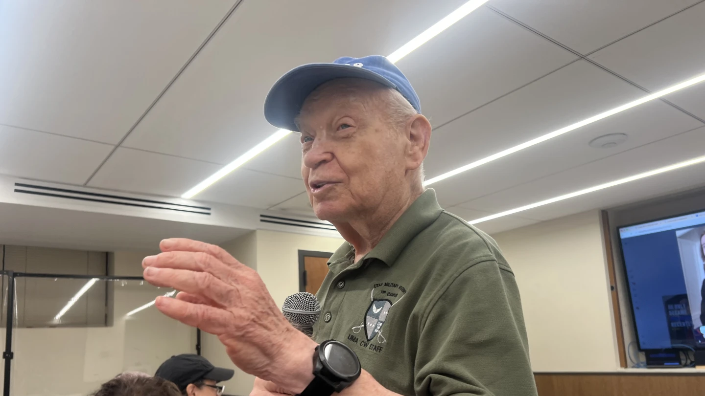 Nonprofit trains Queens seniors to be social media keyboard warriors against Jew-hatred - Israel & Jewish News