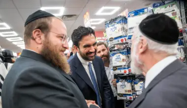 Mamdani got ‘warm welcome’ at Brooklyn Judaica store, his office tells JNS - Israel & Jewish News