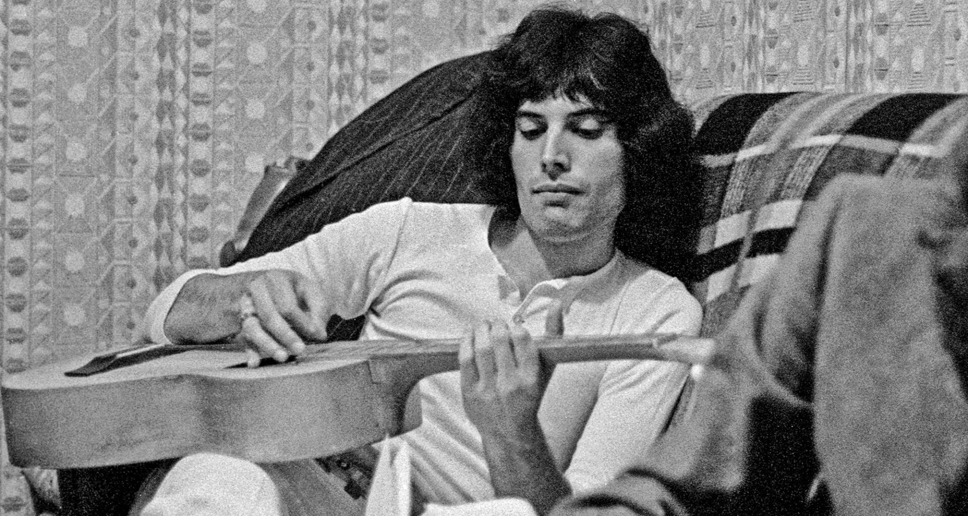 Freddie Mercury “sounded like a strangled sheep” at Queen's debut gig