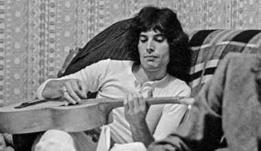 Freddie Mercury “sounded like a strangled sheep” at Queen's debut gig